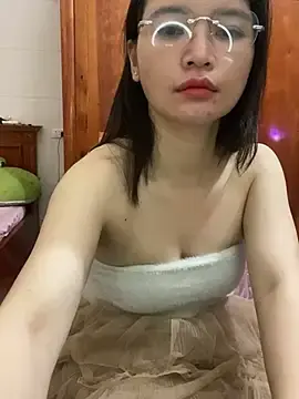 LiLi-Kirix99のStripchatでライブセックス映像