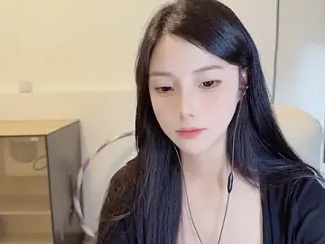 holo_loveのStripchatでアダルトビデオチャット