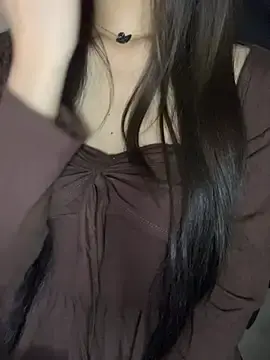 Yiyina_17のStripchatで無料ライブポルノ