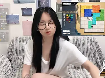 LiLiYbabyのStripchatでヌードカメラ
