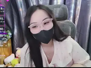 Dully_anaのStripchatで今すぐ視聴可能なセックスカム