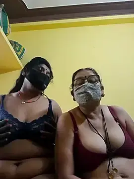 Lovely_Old_CouplesのStripchatで高画質ウェブカメラ