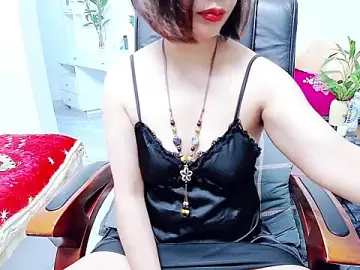 Miu-LeのStripchatで無料ポルノカメラ