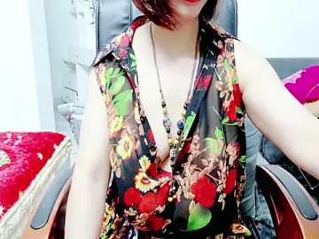 Miu-LeのStripchatで無料ポルノカメラ