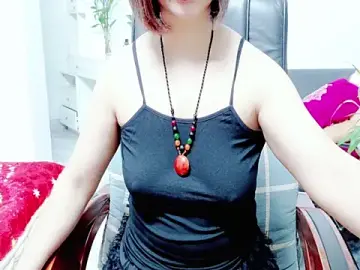Miu-LeのStripchatで今すぐ視聴可能なセックスカム