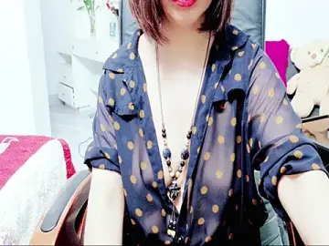 Miu-LeのStripchatで高画質ウェブカメラ