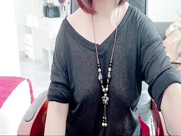 Miu-LeのStripchatで今すぐ視聴可能なセックスカム