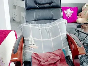 Miu-LeのStripchatでセックスチャット