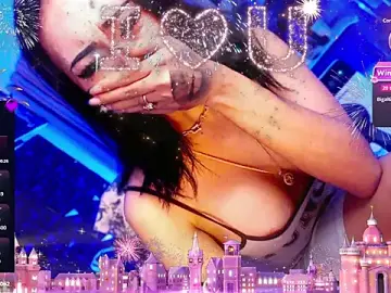 KYLIE_SHEMALEのStripchatでライブポルノ配信