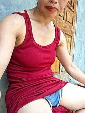 ngocngoc_cuteのStripchatでセックスカメラ