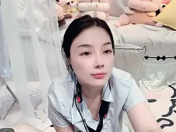 AKiKi711のStripchatでアダルトビデオチャット