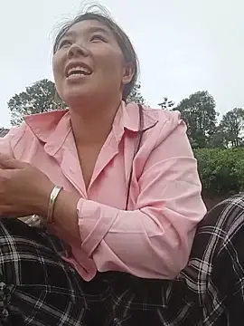 quynhkoolbaeのStripchatでライブセックス映像