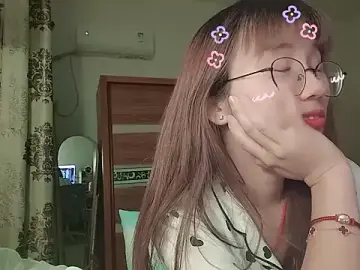 Lili_666のStripchatでライブセックス映像