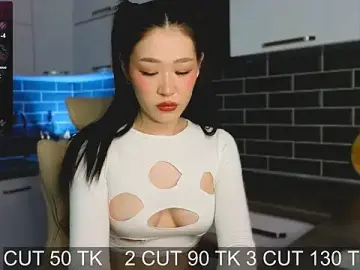 ShaiyaMinn3のStripchatでライブチャット