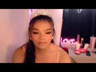 EsaMarieのXlovecamで人気のアダルト配信