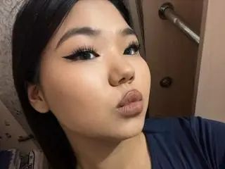 EllaBadgeroのXlovecamでライブポルノ配信